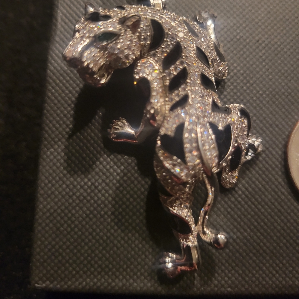 14k white gold fill over brass Panther pendant. - Picture 2 of 4